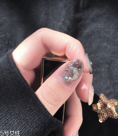 個性美甲圖片2018 讓人過目難忘的瀟灑酷帥美甲 個性美甲圖片2018 讓人過目難忘的瀟灑酷帥美甲