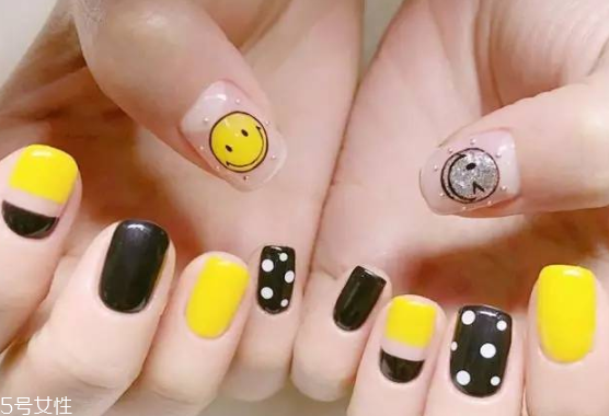 個性美甲圖片2018 讓人過目難忘的瀟灑酷帥美甲 個性美甲圖片2018 讓人過目難忘的瀟灑酷帥美甲
