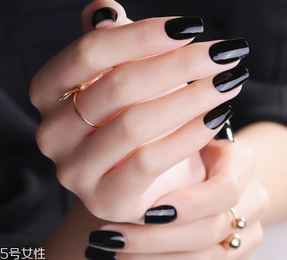 個性美甲圖片2018 讓人過目難忘的瀟灑酷帥美甲 個性美甲圖片2018 讓人過目難忘的瀟灑酷帥美甲