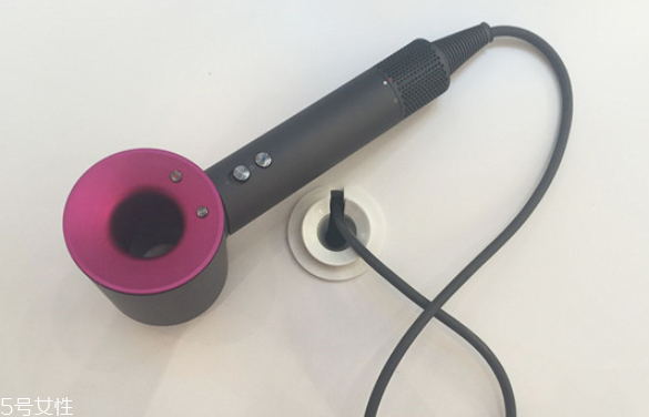 戴森吹風(fēng)機(jī)有幾個(gè)版本 戴森吹風(fēng)機(jī)款式區(qū)別 戴森吹風(fēng)機(jī)有幾個(gè)版本 戴森吹風(fēng)機(jī)款式區(qū)別