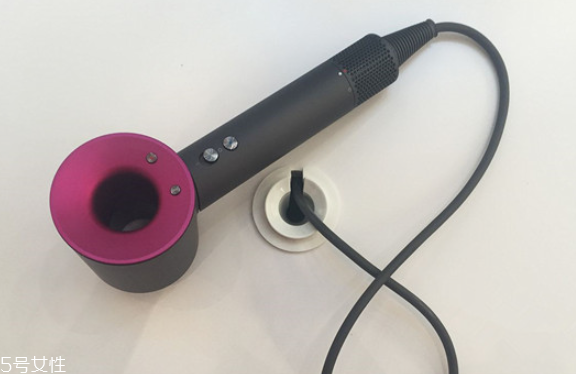 戴森吹風(fēng)機(jī)有幾個(gè)版本 戴森吹風(fēng)機(jī)款式區(qū)別 戴森吹風(fēng)機(jī)有幾個(gè)版本 戴森吹風(fēng)機(jī)款式區(qū)別