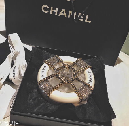 chanel救生圈多少錢？香奈兒救生圈包價格