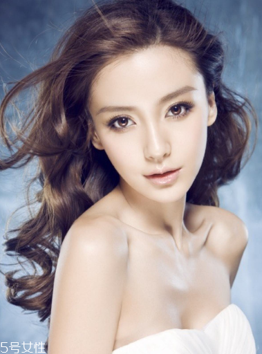 燙發(fā)不染色好看嗎？只燙不染也能美美的