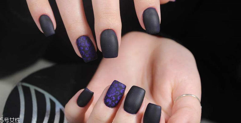 個性美甲圖片2018 讓人過目難忘的瀟灑酷帥美甲 個性美甲圖片2018 讓人過目難忘的瀟灑酷帥美甲