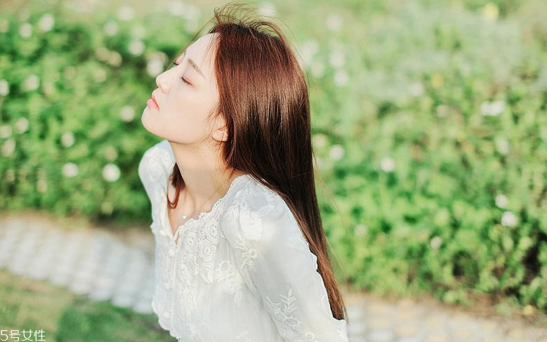 手比臉白是什么原因？手比臉白怎么回事？