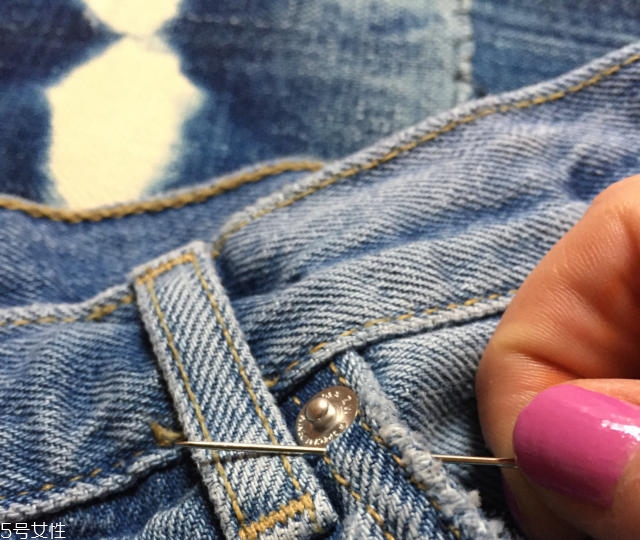 舊牛仔褲怎么改好看？只需幾步立馬變身時尚褲子