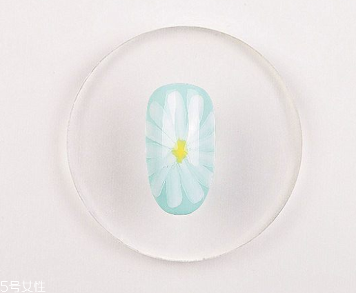 小雛菊美甲最簡單畫法 手殘黨也能一分鐘搞定 小雛菊美甲最簡單畫法 手殘黨也能一分鐘搞定