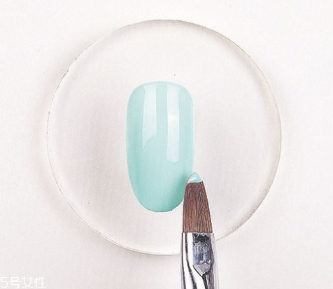 小雛菊美甲最簡單畫法 手殘黨也能一分鐘搞定 小雛菊美甲最簡單畫法 手殘黨也能一分鐘搞定