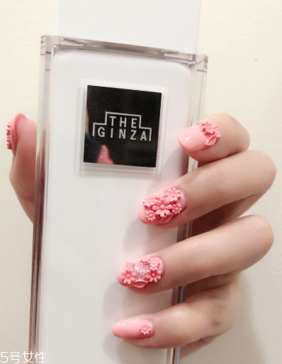 小雛菊美甲最簡單畫法 手殘黨也能一分鐘搞定 小雛菊美甲最簡單畫法 手殘黨也能一分鐘搞定