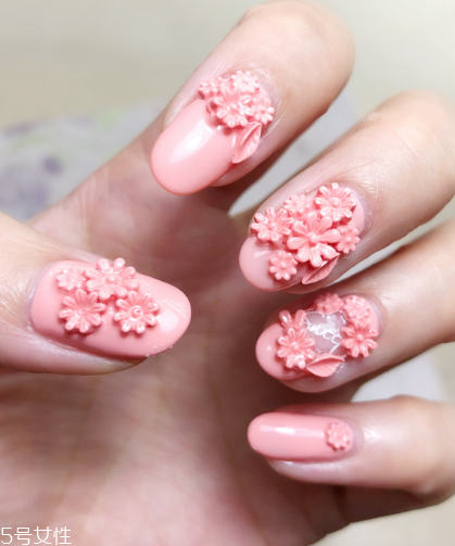 小雛菊美甲最簡單畫法 手殘黨也能一分鐘搞定 小雛菊美甲最簡單畫法 手殘黨也能一分鐘搞定