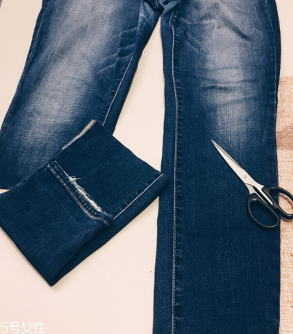 舊牛仔褲怎么改好看？只需幾步立馬變身時尚褲子