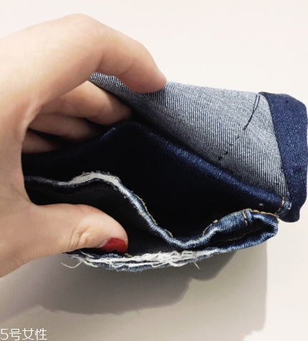 舊牛仔褲怎么改好看？只需幾步立馬變身時尚褲子