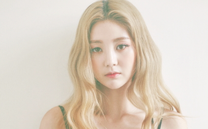 亞麻白金色頭發(fā)圖片女 傳說中的洋娃娃色 亞麻白金色頭發(fā)圖片女 傳說中的洋娃娃色