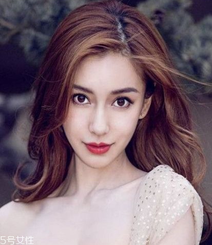 染發(fā)是干發(fā)還是濕發(fā)？關(guān)于染發(fā)的小問(wèn)題