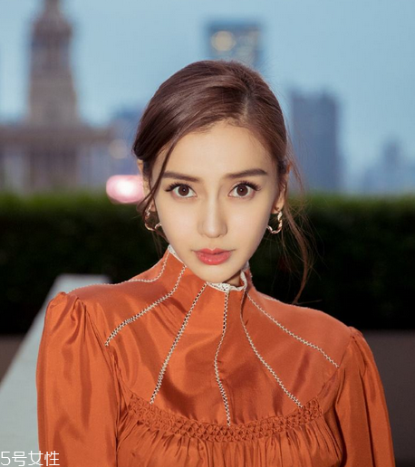 染發(fā)好看還是黑發(fā)好看？適合自己才最美