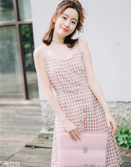 瘦人穿什么連衣裙好看？這三款讓你美上天