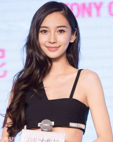 染發(fā)好還是戴假發(fā)好？染發(fā)假發(fā)選哪個