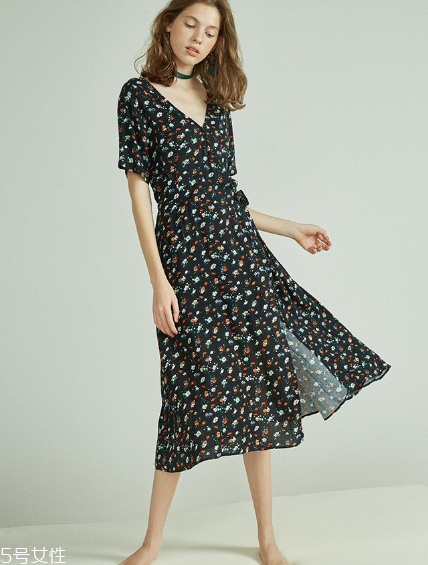 什么樣的碎花裙好看？三招選到最適合的