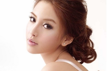 染發(fā)為什么會爆頂？染發(fā)爆頂?shù)脑?><p><strong>染發(fā)為什么會爆頂？染發(fā)爆頂?shù)脑?/strong></p></a></li> 	     </ul>
		</div>
	   <div   id=