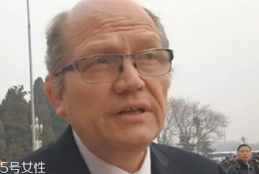 抬頭紋是怎么形成的 簡單四招輕松搞定抬頭紋 抬頭紋是怎么形成的 簡單四招輕松搞定抬頭紋