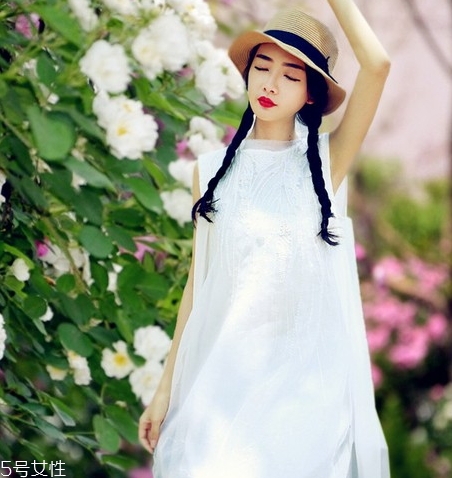 棉麻長(zhǎng)裙子怎么搭配？文藝妹紙都這樣穿