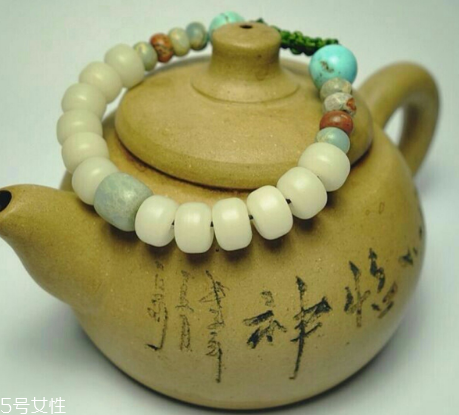 菩提根手串發(fā)黑怎么辦？找準(zhǔn)原因?qū)ΠY下藥