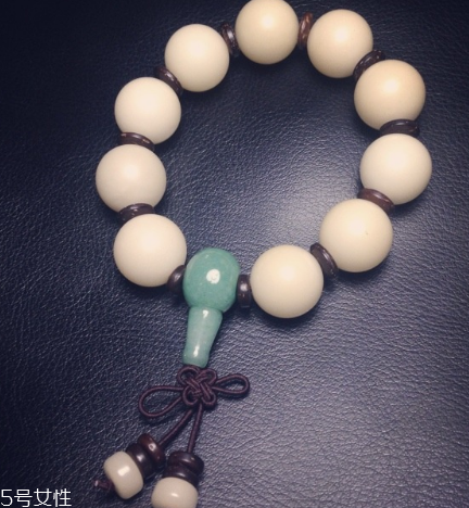 菩提根手串發(fā)黑怎么辦？找準(zhǔn)原因?qū)ΠY下藥