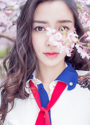 染發(fā)長出黑發(fā)怎么辦？補色來幫你