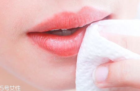 泰國kissme now口紅雨衣怎么樣？kiss me now口紅雨衣怎么用