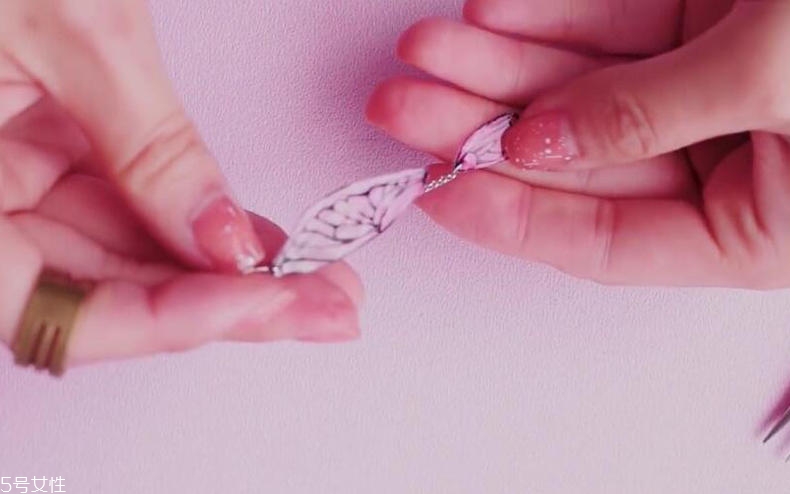 蝴蝶型耳墜怎么做？森林系耳墜的自制教程