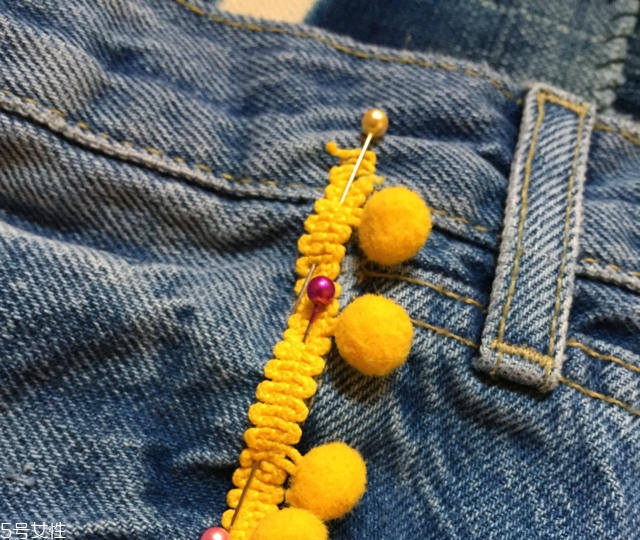 舊牛仔褲怎么改好看？只需幾步立馬變身時尚褲子