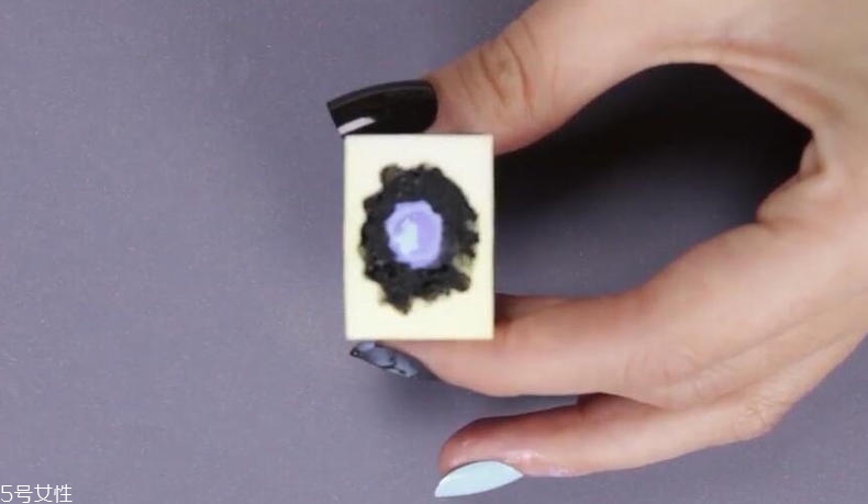 萬圣節(jié)女巫美甲教程 零基礎也可以畫很美 萬圣節(jié)女巫美甲教程 零基礎也可以畫很美