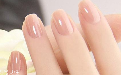 美甲底膠怎么用 涂底膠也有技巧 美甲底膠怎么用 涂底膠也有技巧