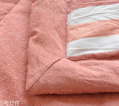 水洗棉是聚酯纖維嗎 兩種面料大不同 水洗棉是聚酯纖維嗎 兩種面料大不同