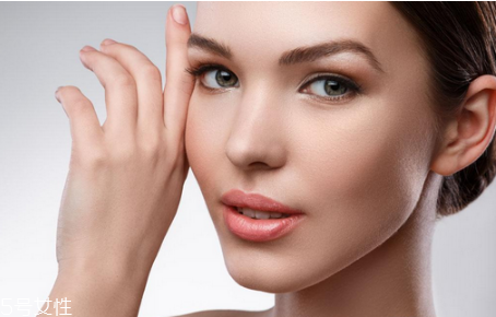 女的為什么會長唇毛 唇毛是正?，F(xiàn)象