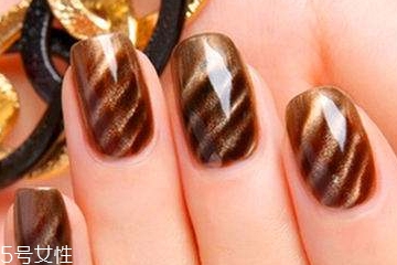 甲油膠變色了怎么處理 2個方法恢復(fù)原樣 甲油膠變色了怎么處理 2個方法恢復(fù)原樣