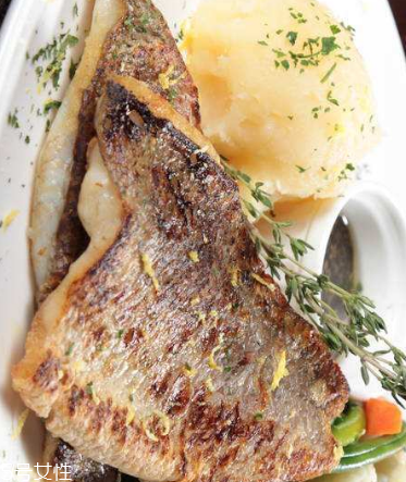 鳊魚的形態(tài)特征是什么樣子的 鳊魚的形態(tài)特征是什么樣子的