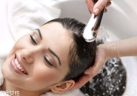 護(hù)發(fā)素兒童可以用嗎 不太建議用 護(hù)發(fā)素兒童可以用嗎 不太建議用