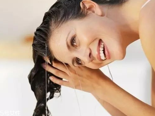 護發(fā)素在頭上停留多久最好 護發(fā)素在頭上停留多久最好