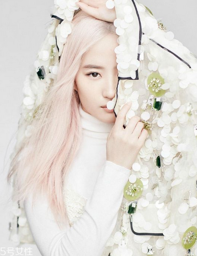 染粉色頭發(fā)要漂白嗎？必不可少的一步