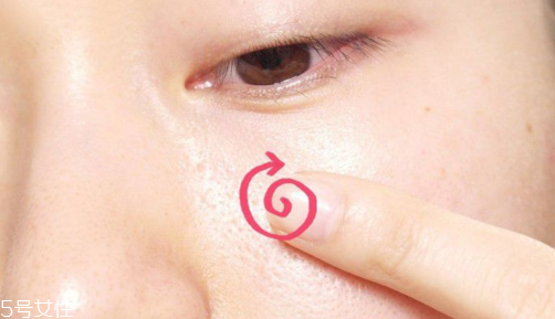 毛孔大怎么遮瑕最好 讓毛孔消失的2個(gè)技巧 毛孔大怎么遮瑕最好 讓毛孔消失的2個(gè)技巧