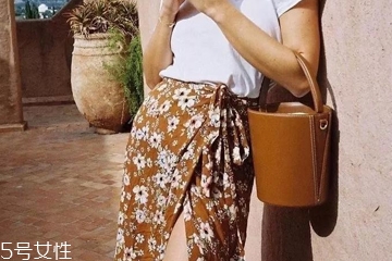 t恤搭配什么裙子好看 4套最經典穿法介紹