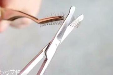 假睫毛怎么佩戴 3種方法以假亂真 假睫毛怎么佩戴 3種方法以假亂真