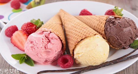 冰淇淋熱量排行榜 夏天從此吃不胖 冰淇淋熱量排行榜 夏天從此吃不胖