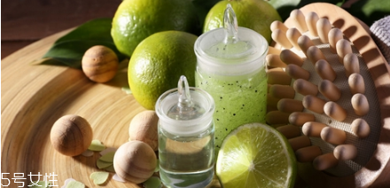 精油涂抹后需要清洗嗎 皮膚會(huì)自行吸收 精油涂抹后需要清洗嗎 皮膚會(huì)自行吸收