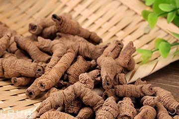 巴戟天和枸杞能一起吃嗎 平補肝腎 巴戟天和枸杞能一起吃嗎 平補肝腎