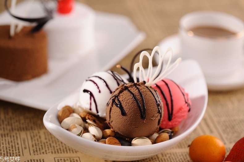 冰淇淋熱量排行榜 夏天從此吃不胖 冰淇淋熱量排行榜 夏天從此吃不胖