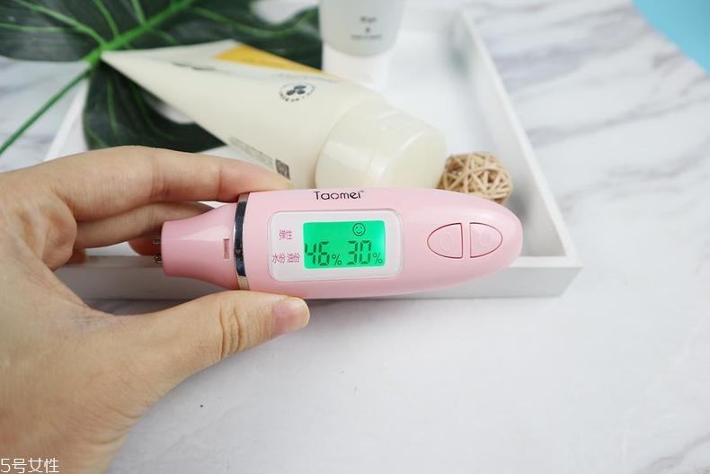 悅詩風(fēng)吟和dmc洗面奶哪個好 油皮用悅詩風(fēng)吟更好 悅詩風(fēng)吟和dmc洗面奶哪個好 油皮用悅詩風(fēng)吟更好