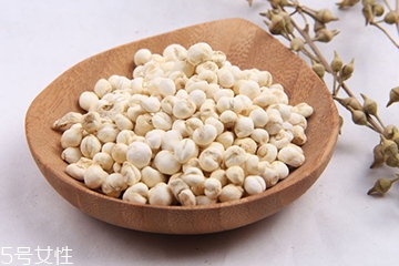 川貝母和浙貝母的區(qū)別 產(chǎn)地功效不同 川貝母和浙貝母的區(qū)別 產(chǎn)地功效不同