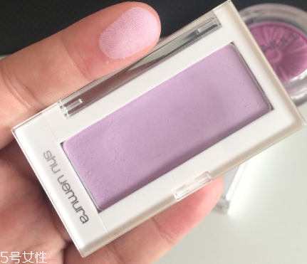 冷膚色適合什么顏色腮紅 粉色藍(lán)色紫色都是首選 冷膚色適合什么顏色腮紅 粉色藍(lán)色紫色都是首選